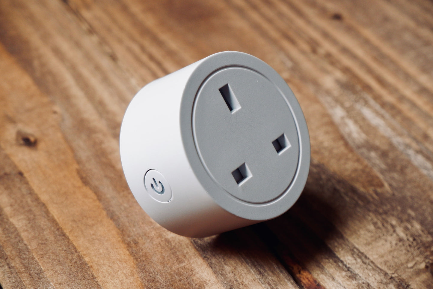 Smart Energy Monitoring Plug